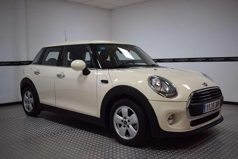 Usado Mini ONE 102 CV (75 kW) 2016 Beige Utilitario