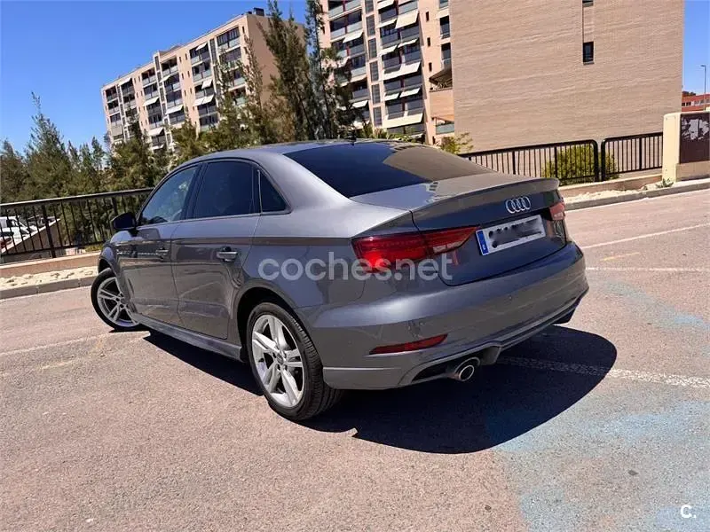 Usado Audi A3 S-Line 116 CV (85 kW) 2019 Gris / plata Berlina