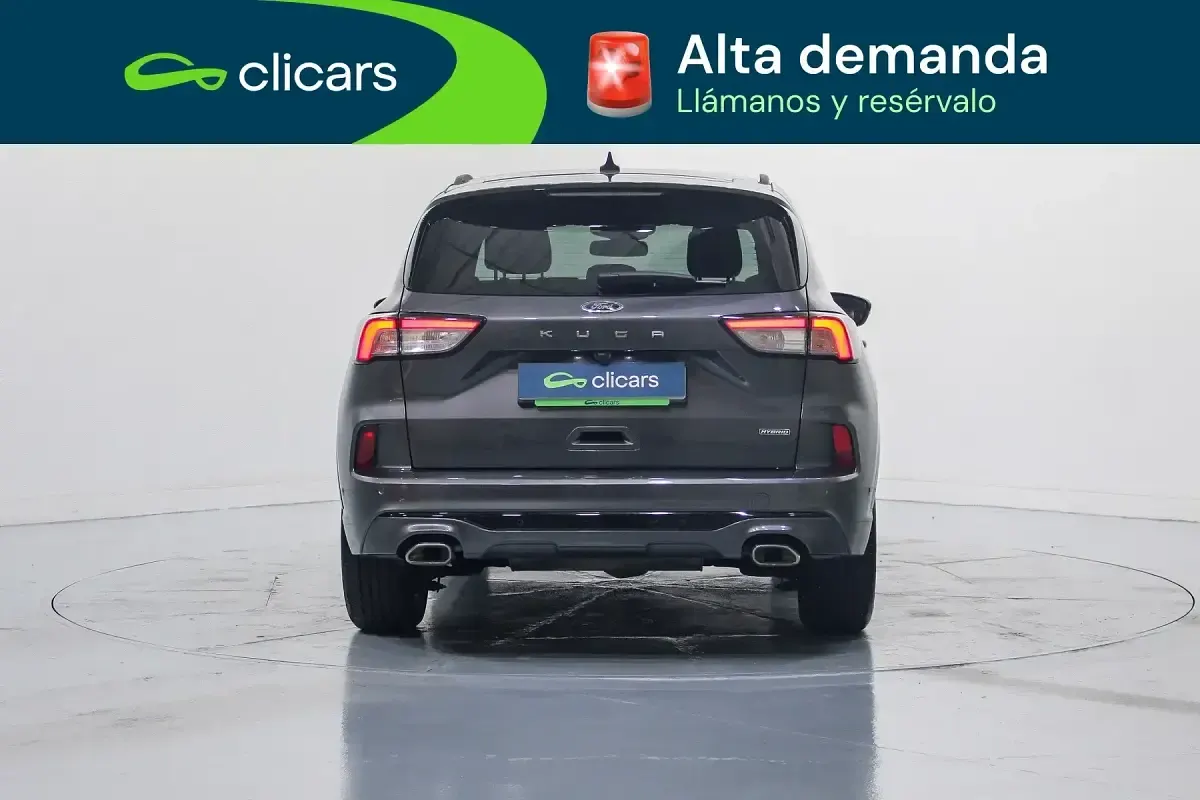 Usado Ford Kuga ST-Line 191 CV (140 kW) 2024 Gris / plata SUV