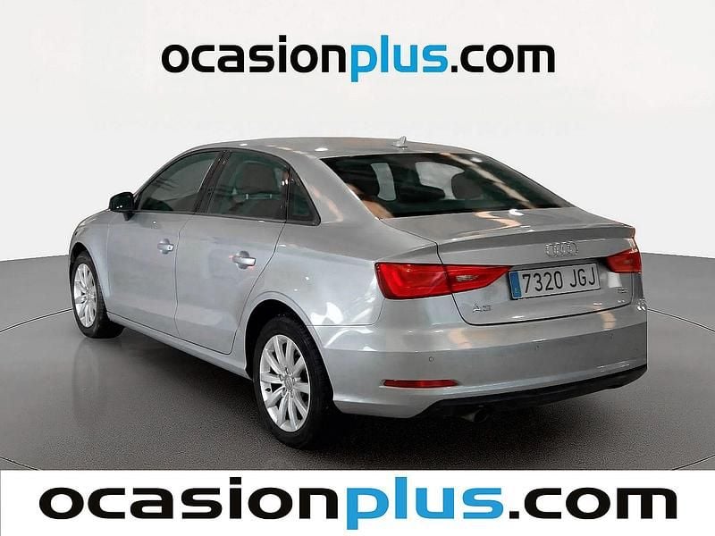 Usado Audi A3 110 CV (80 kW) 2015 Gris plata Berlina