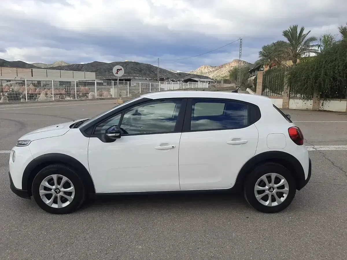 Usado Citroën C3 Feel 99 CV (72 kW) 2019 Blanco Utilitario