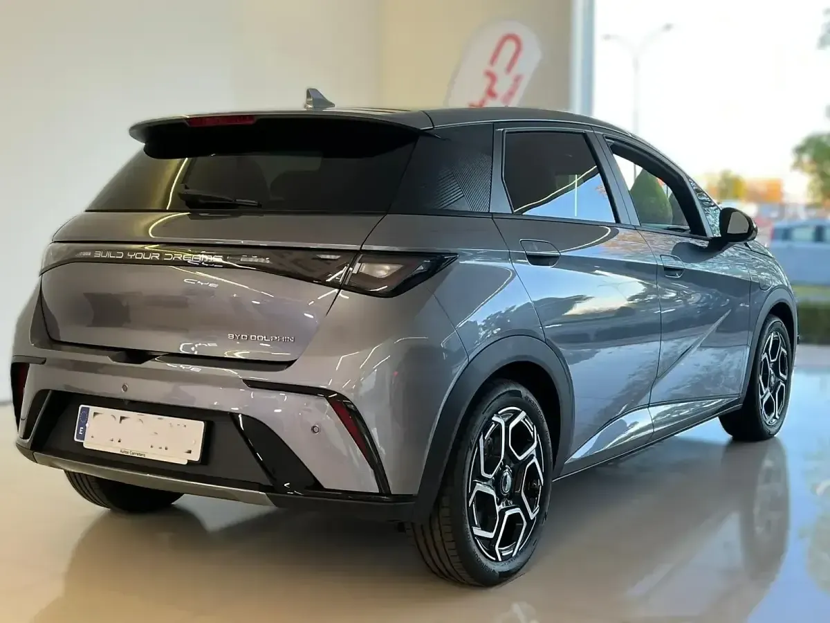 Usado BYD Dolphin Design 150 kW (204 CV) 2025 Gris Utilitario