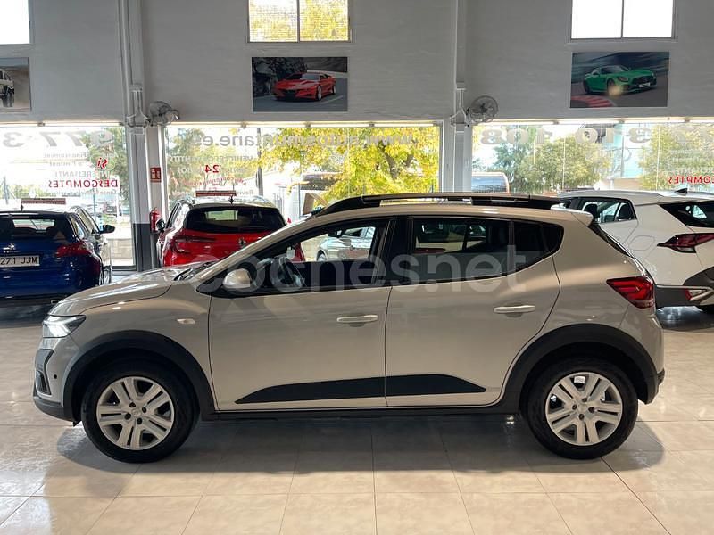 Usado Dacia Sandero Expression 91 CV (66 kW) 2024 Gris / plata Berlina