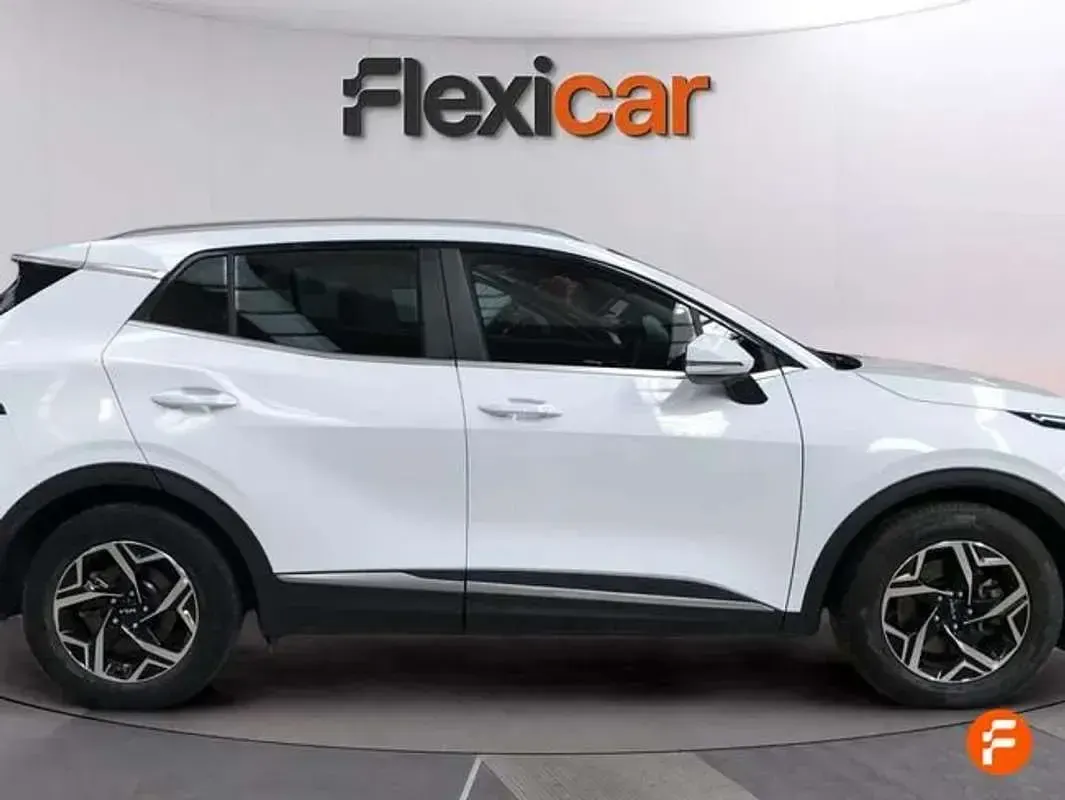 Käytetty Kia Sportage 136 HP (100 kW) 2023 Valkoinen Katumaasturi