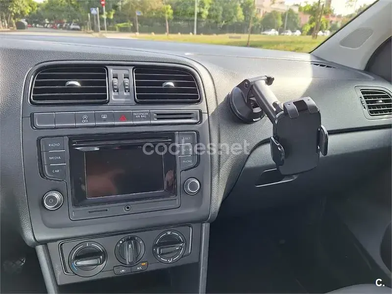Usado VW Polo 95 CV (69 kW) 2015 Rojo Berlina