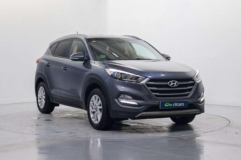 Usado Hyundai Tucson 131 CV (96 kW) 2015 Gris SUV