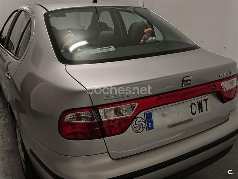 Usado Seat Toledo Stella 105 CV (77 kW) 2004 Blanco Berlina