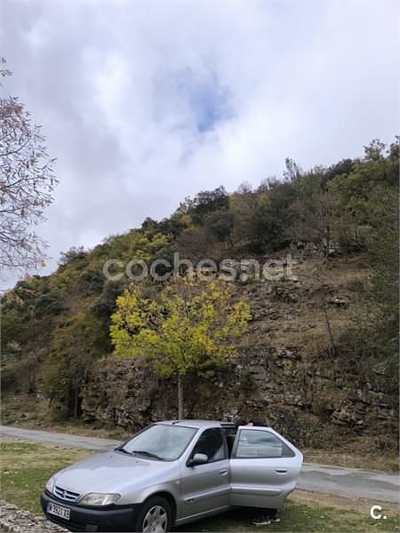 Usado Citroën Xsara Attraction 90 CV (66 kW) 1999 Gris / plata Berlina