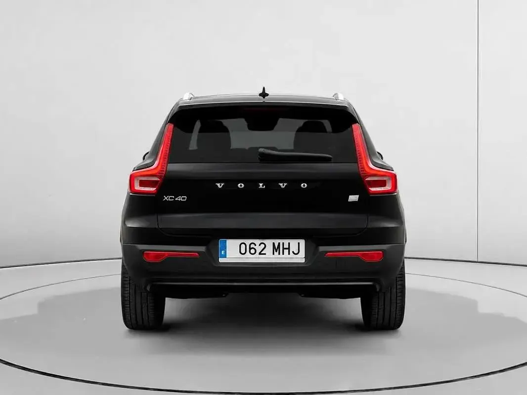 Usado Volvo XC40 Core 211 CV (155 kW) 2023 Negro SUV