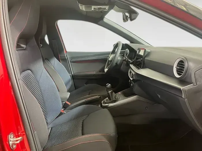 Nuevo Seat Arona FR 115 CV (84 kW) 2026 Rojo SUV