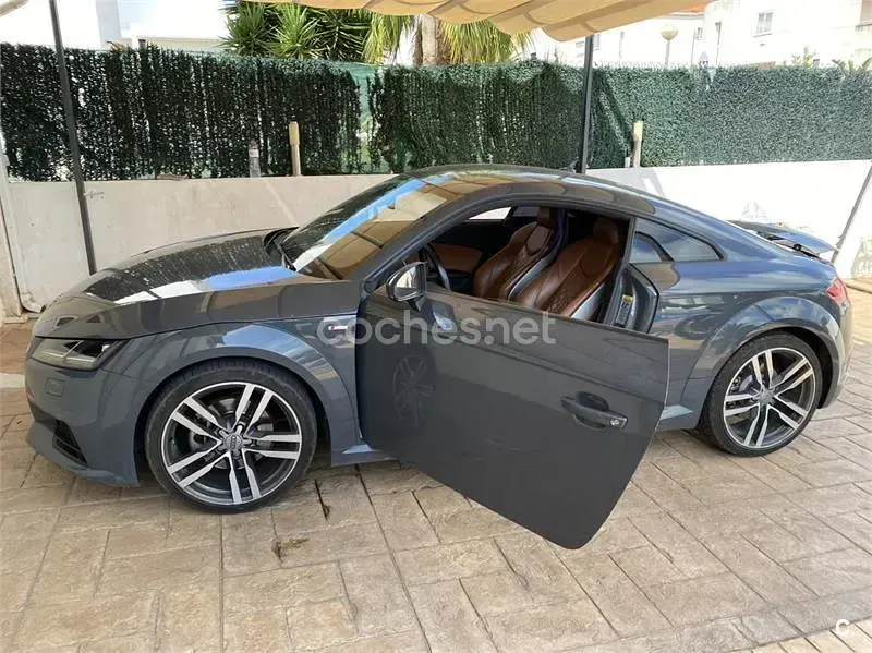 Usado Audi TT S-Line 230 CV (169 kW) 2015 Gris / plata Coupe