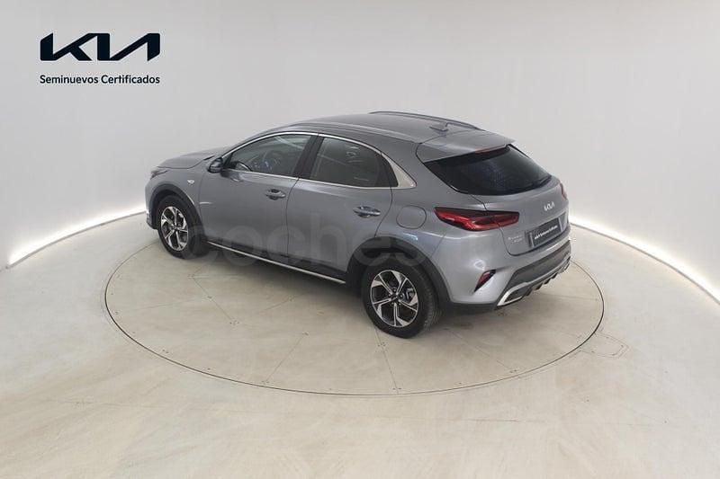 Usado Kia XCeed 100 CV (73 kW) 2025 Gris / plata SUV