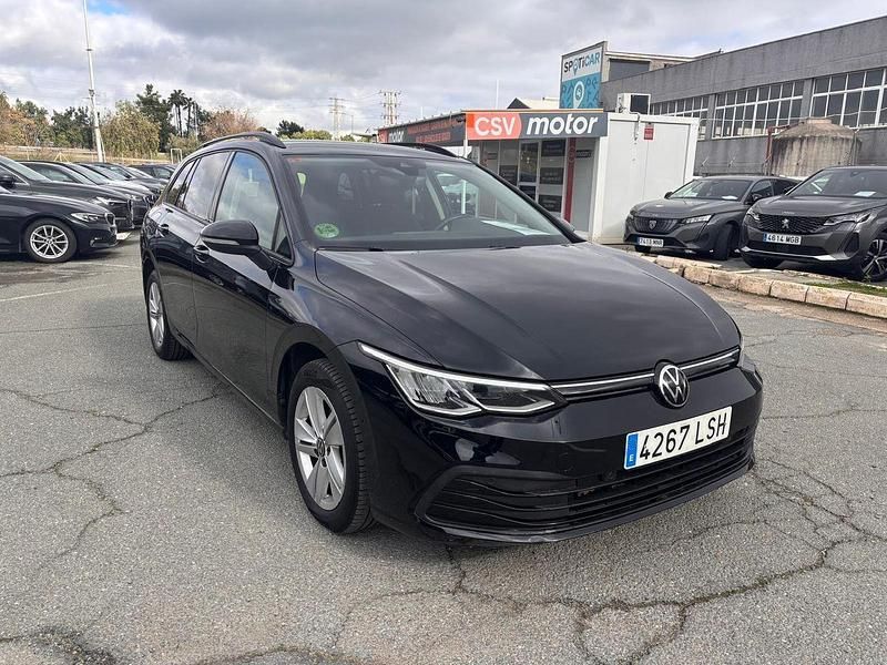 Usado VW Golf VIII Life 115 CV (84 kW) 2021 Negro Familiar