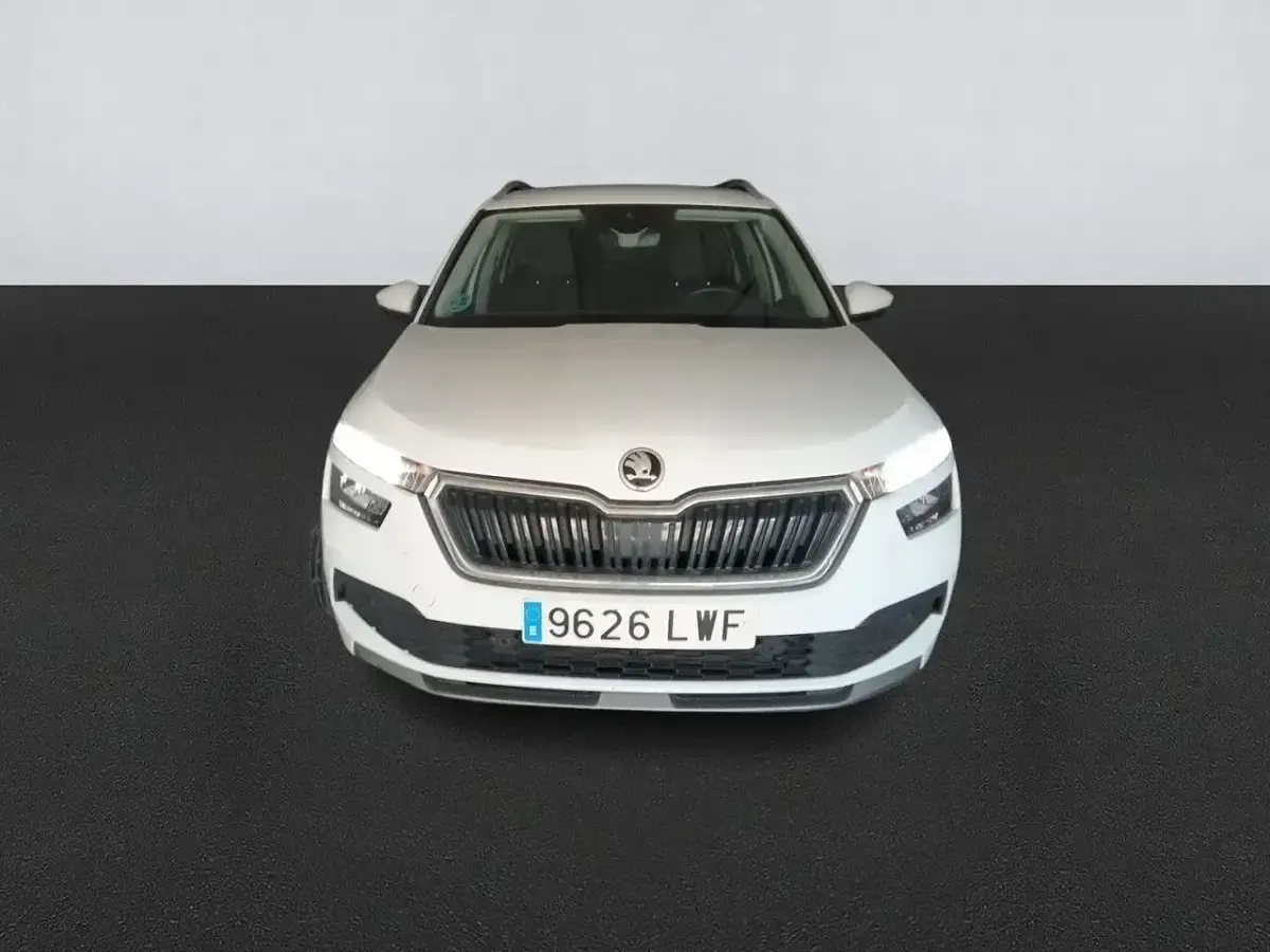 Usado Skoda Kamiq 95 CV (69 kW) 2022 Blanco SUV