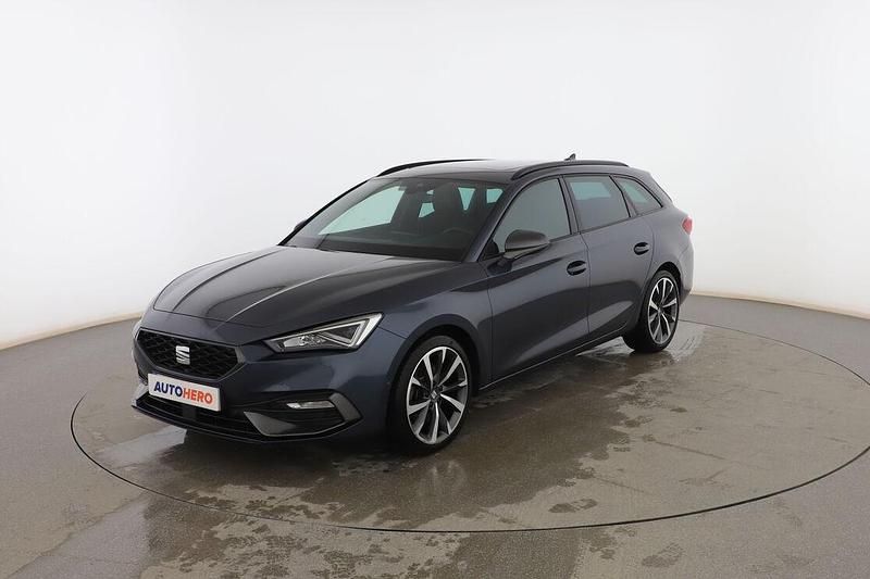 Usado Seat Leon FR 150 CV (110 kW) 2021 Gris Familiar