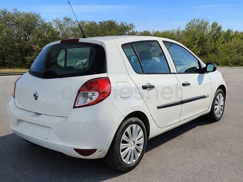 Blanco Usado 2012 Renault Clio IV Authentique Berlina | 2500 € (Super precio) - Imagen 1/4