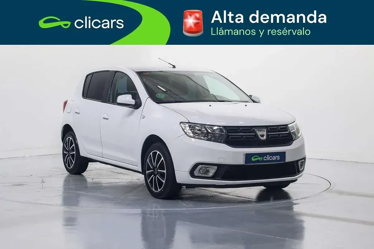 Usado Dacia Sandero Comfort 90 CV (66 kW) 2018 Blanco Utilitario