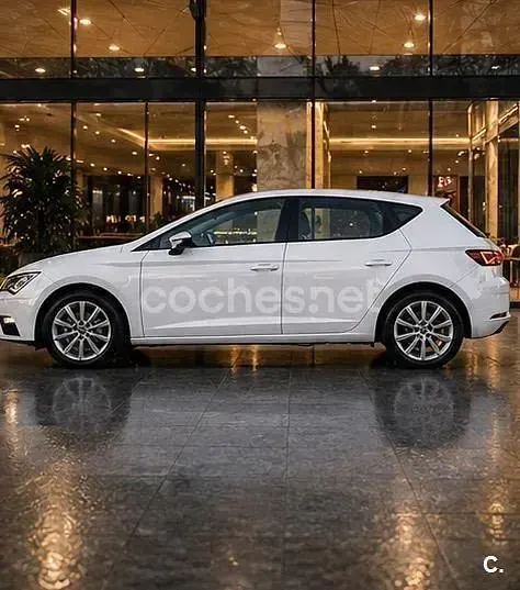Usado Seat Leon Style 115 CV (84 kW) 2018 Blanco Berlina