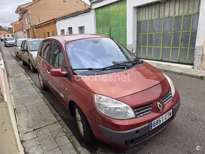 Usado Renault Scénic II Expression 130 CV (95 kW) 2004 Granate Monovolumen