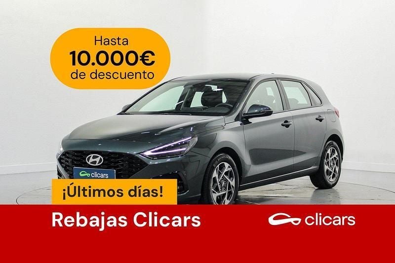 Gris Usado 2024 Hyundai i30 Berlina | 20.990 € (Precio justo) - Imagen 1/4