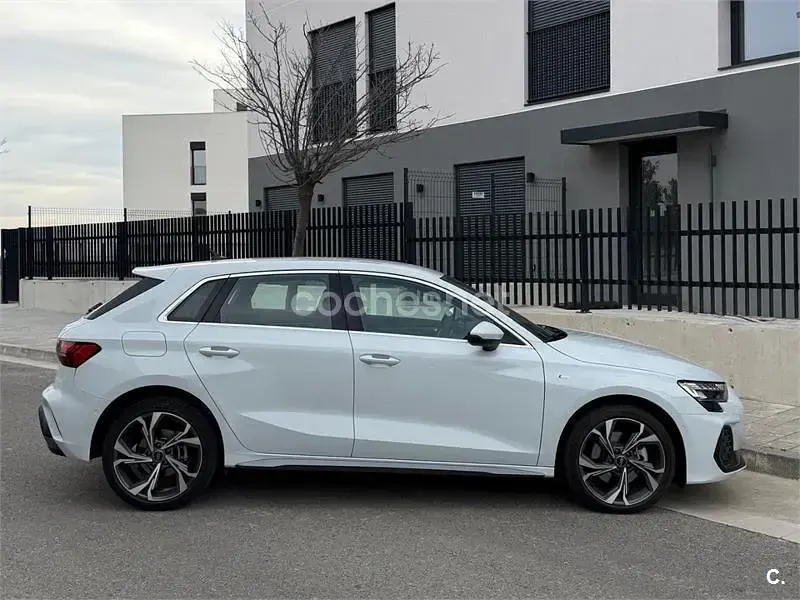 Usado Audi A3 S-Line 204 CV (150 kW) 2025 Blanco Berlina