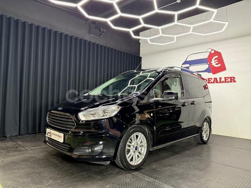 Negro Usado 2018 Ford Tourneo Courier Ambiente Monovolumen | 11.980 € (Precio justo) - Imagen 1/4