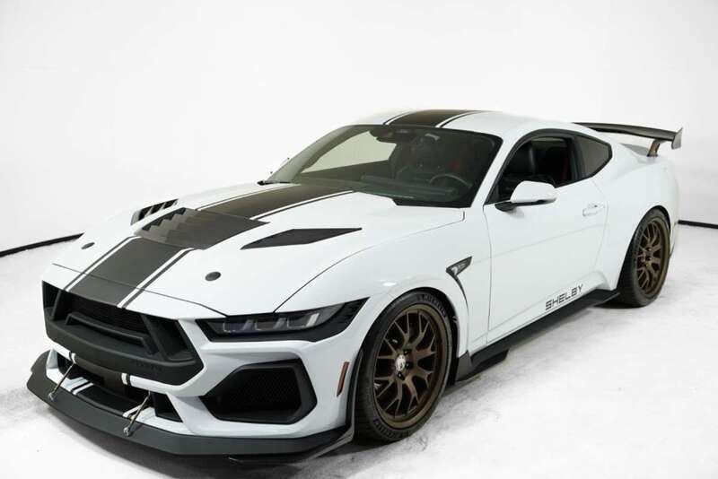 Rojo Usado 2024 Ford Mustang Coupe | 268.600 € - Imagen 1/4