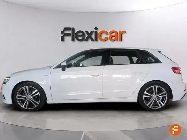 Usado Audi A3 S-Line 116 CV (85 kW) 2019 Blanco Berlina