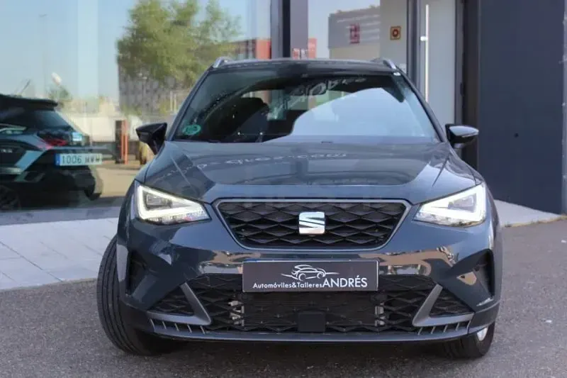Usado Seat Arona FR 115 CV (84 kW) 2024 Azul SUV