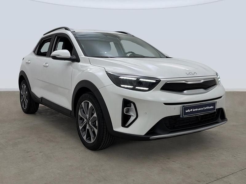 Usado Kia Stonic Style 100 CV (73 kW) 2025 Blanco SUV