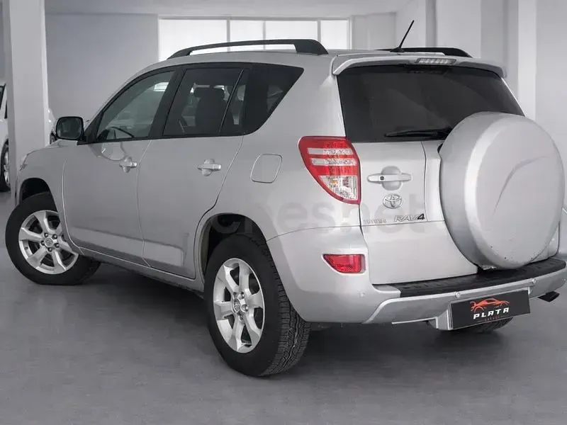 Usado Toyota RAV4 Advance 150 CV (110 kW) 2010 Gris / plata SUV