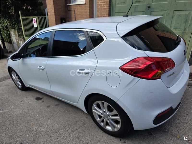 Usado Kia Ceed 100 CV (73 kW) 2013 Blanco Utilitario