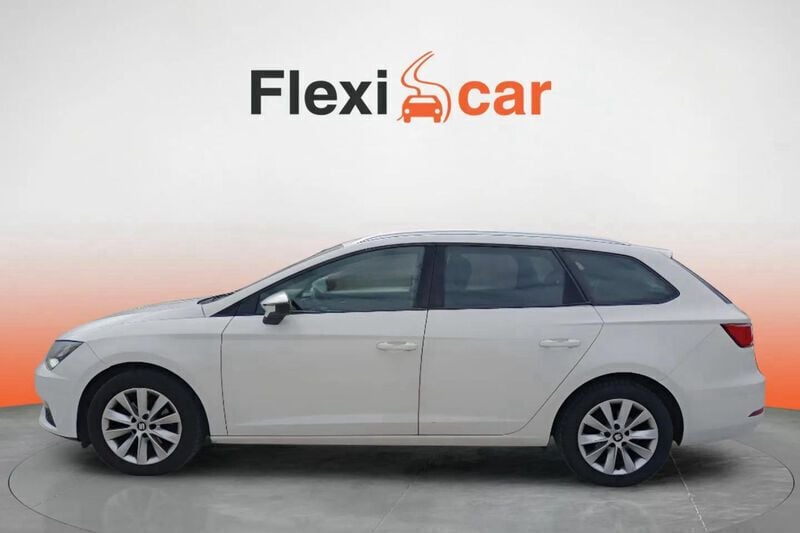 Usado Seat Leon ST Style 131 CV (96 kW) 2019 Blanco Familiar