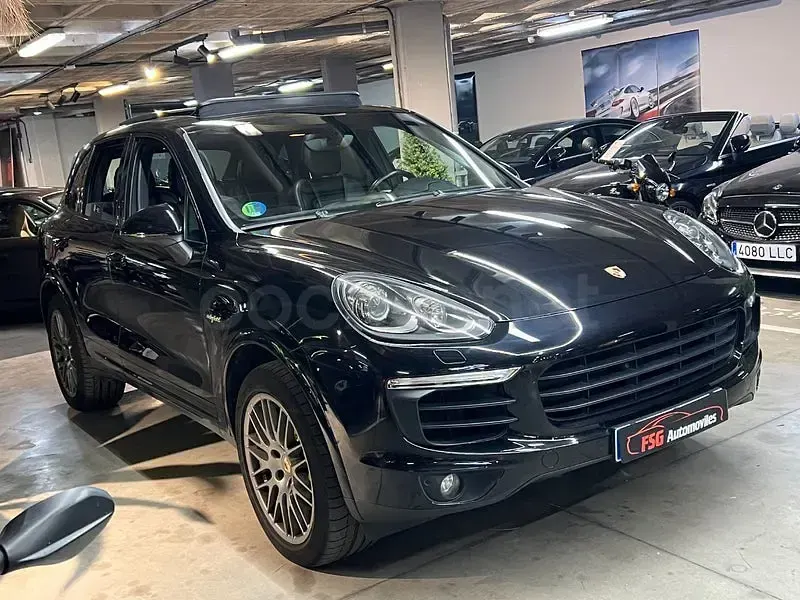 Usado Porsche Cayenne S E-Hybrid 416 CV (305 kW) 2017 Negro SUV
