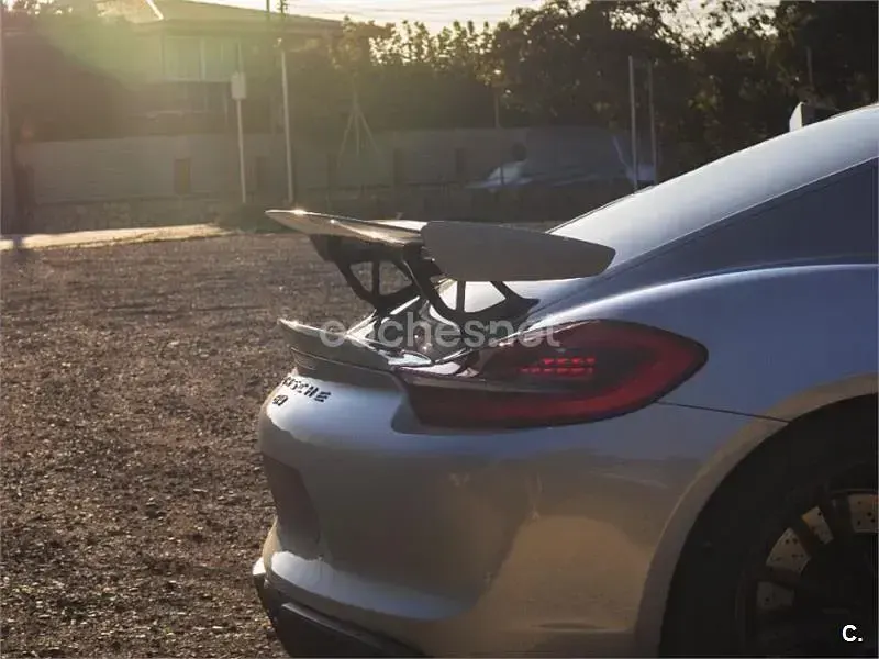 Usado Porsche Cayman GT4 385 CV (283 kW) 2015 Gris / plata Coupe