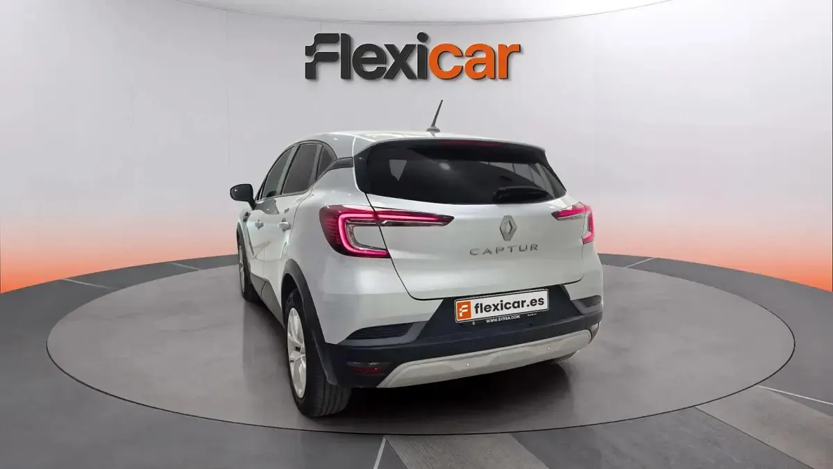 Usado Renault Captur Equilibre 101 CV (74 kW) 2023 Gris SUV