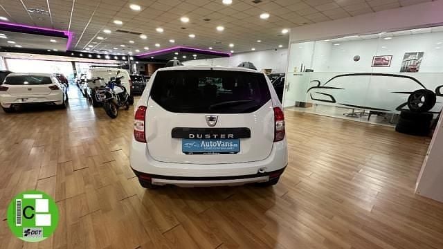 Usado Dacia Duster Lauréate 90 CV (66 kW) 2016 Blanco SUV