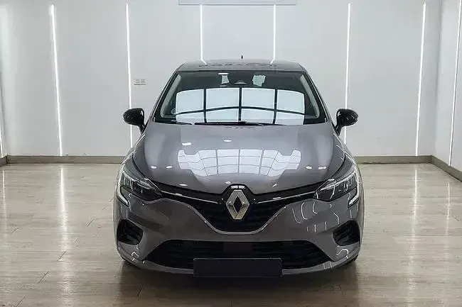 Usado Renault Clio Equilibre 91 CV (66 kW) 2023 Gris Utilitario