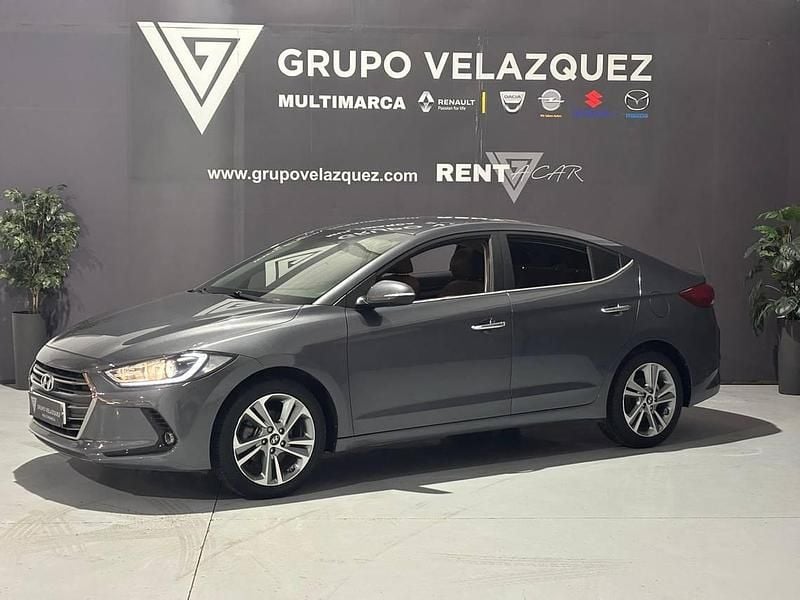 Usado Hyundai Elantra 128 CV (94 kW) 2018 Gris Berlina
