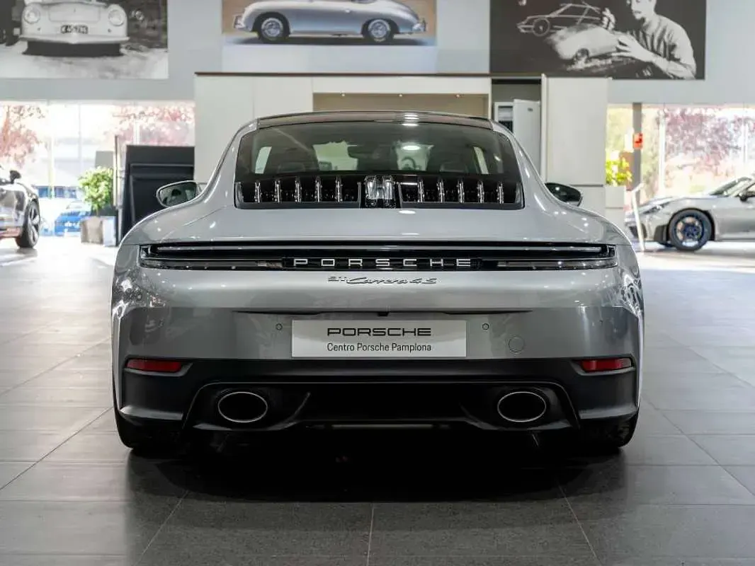 Usado Porsche 911 Carrera 4S 480 CV (353 kW) 2025 Plateado Coupe