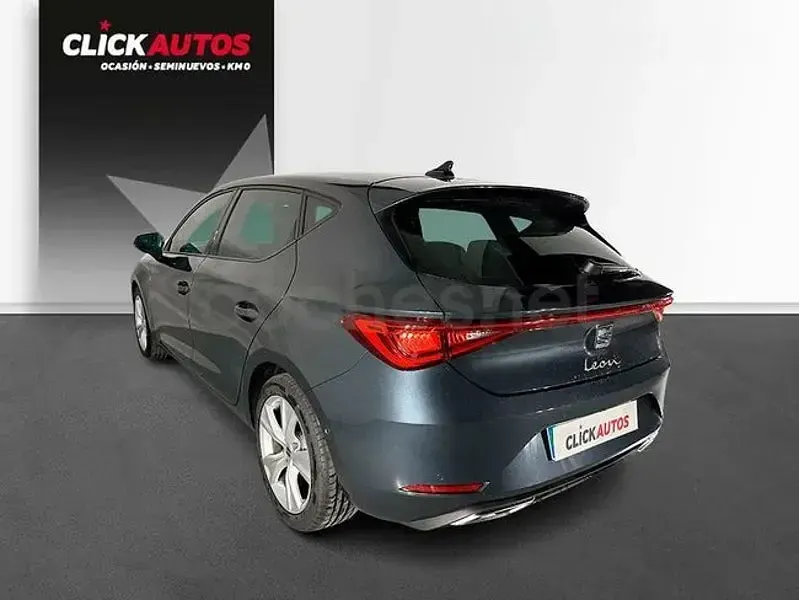 Usado Seat Leon FR 150 CV (110 kW) 2024 Gris / plata Berlina