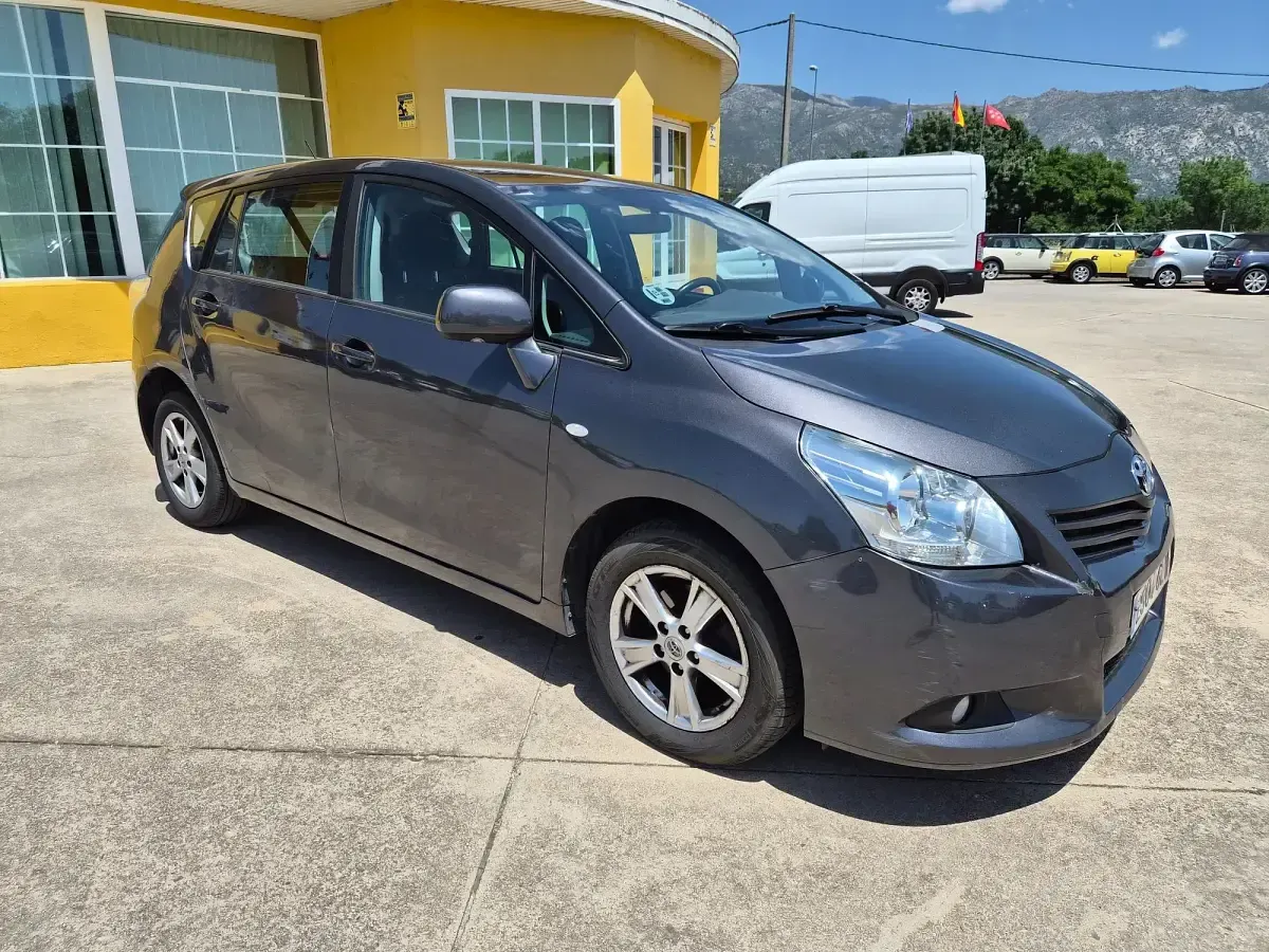 Usado Toyota Verso Advance 126 CV (92 kW) 2009 Gris Monovolumen