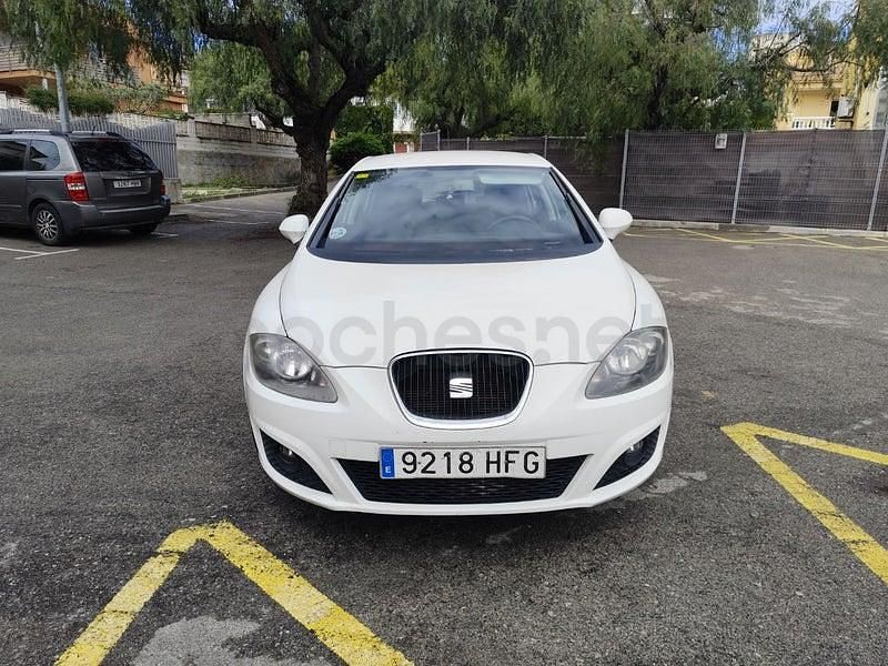 Usado Seat Leon Reference 105 CV (77 kW) 2011 Blanco Utilitario