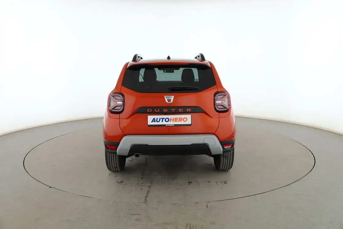 Usado Dacia Duster Extreme 150 CV (110 kW) 2022 Naranja SUV