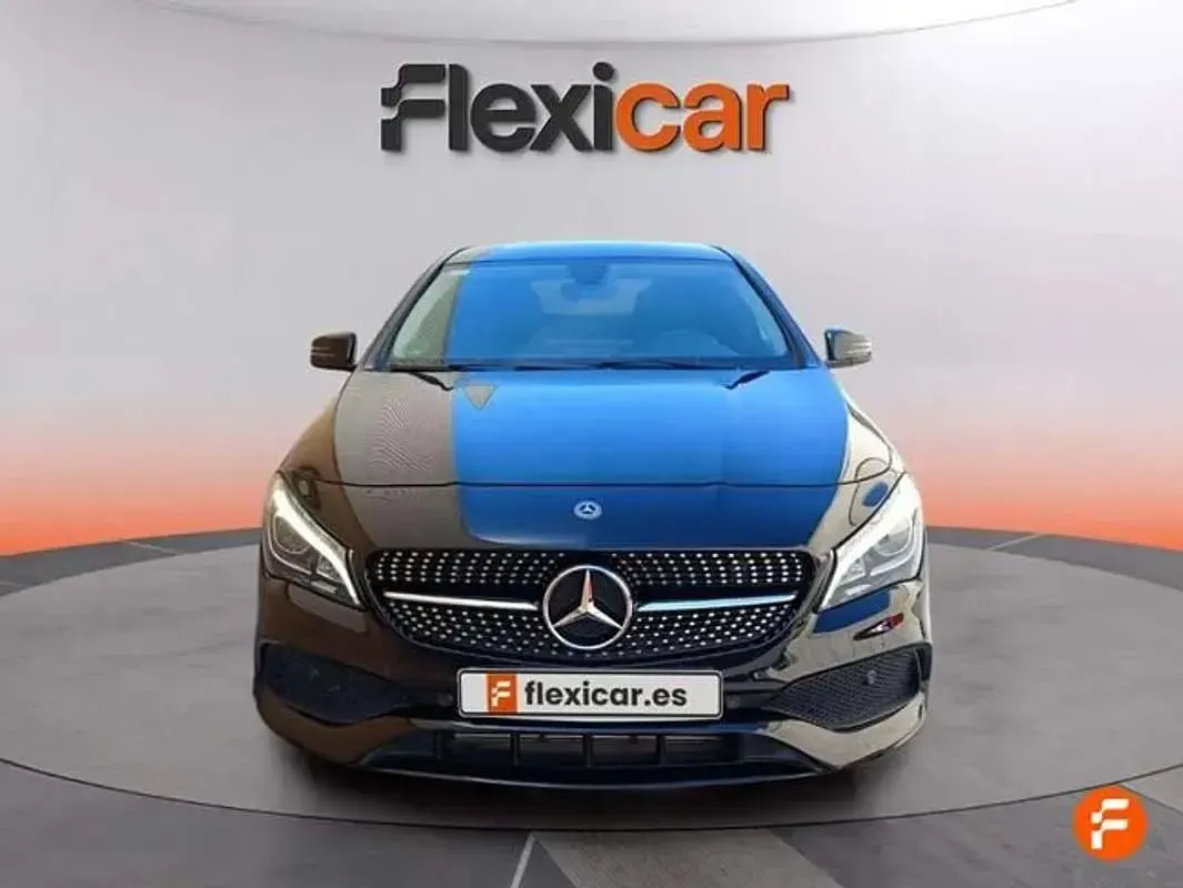 Usado Mercedes CLA200 136 CV (100 kW) 2019 Negro Coupe