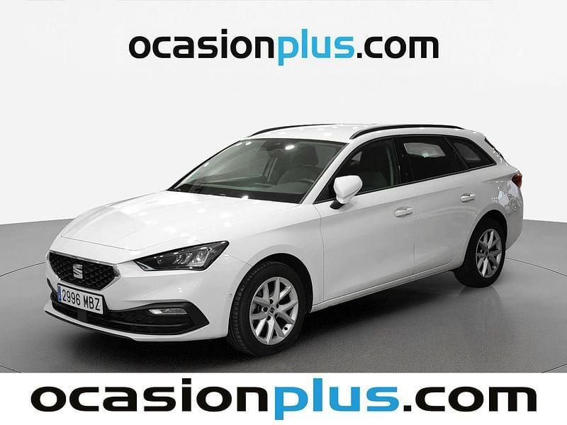 Usado Seat Leon Style 110 HP (80 kW) 2022 Branco Monovolume