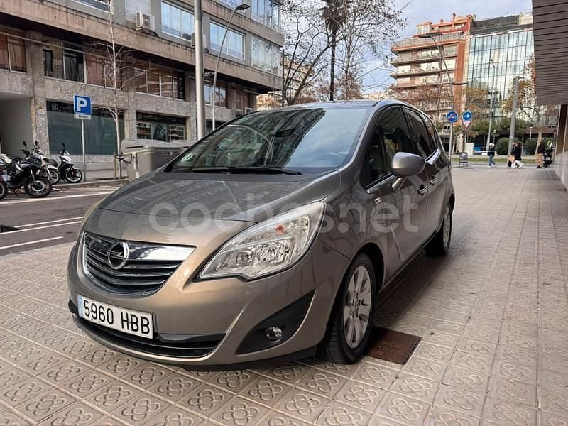 Usado Opel Meriva Enjoy 110 CV (80 kW) 2010 Marrón Monovolumen