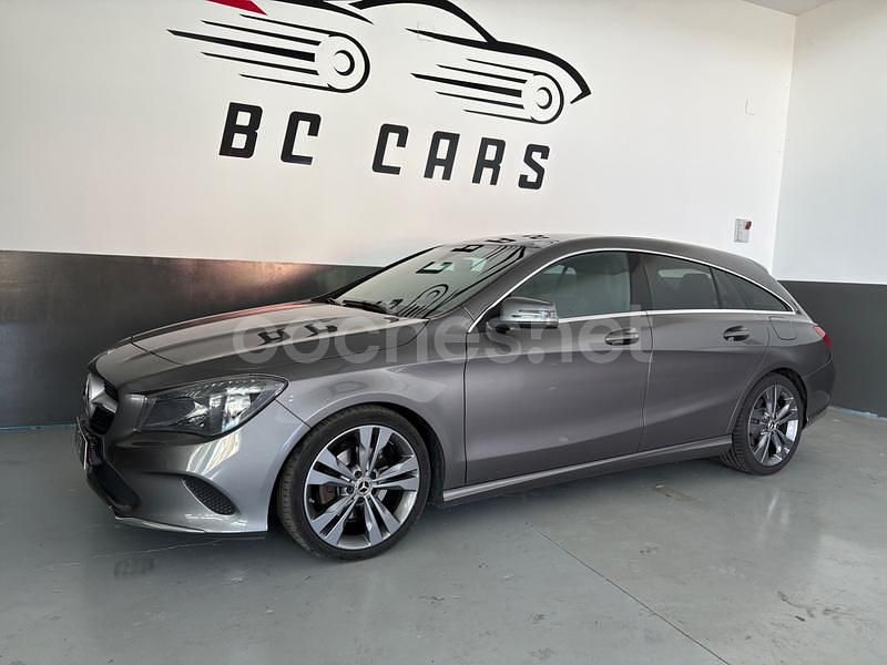 Usado Mercedes CLA200 Shooting Brake 150 CV (110 kW) 2019 Gris / plata Familiar