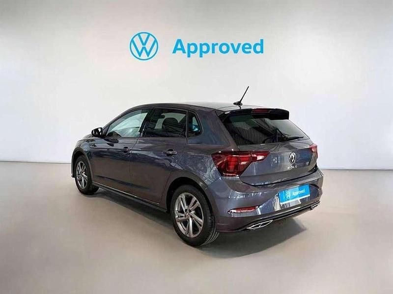 Usado VW Polo R-line 95 CV (69 kW) 2024 Gris Utilitario