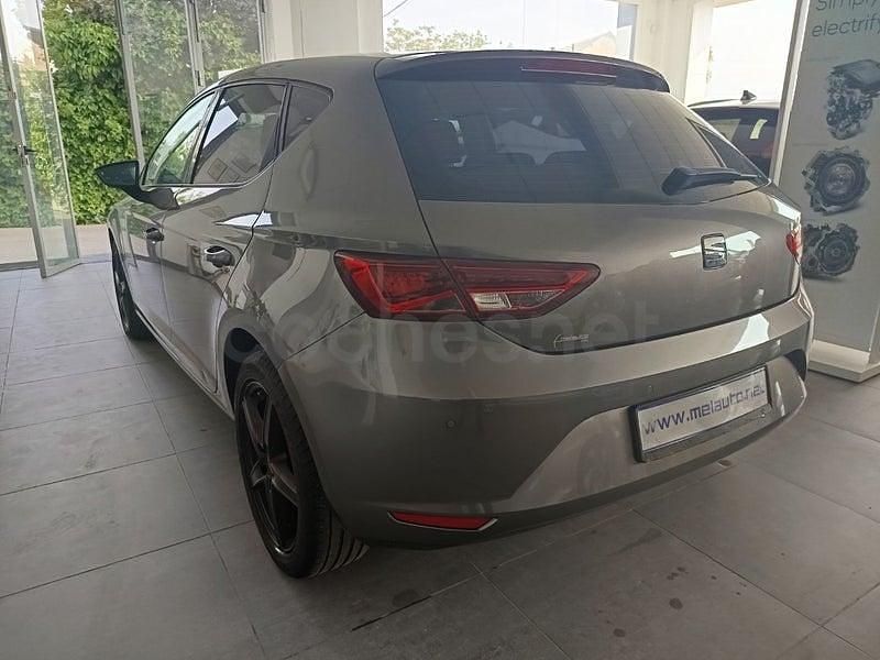 Usado Seat Leon Style 105 CV (77 kW) 2014 Beige Berlina